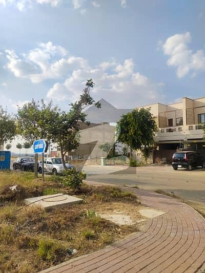 Lake View 10 Marla Plot For Sale Premium Location 1.85 Crore