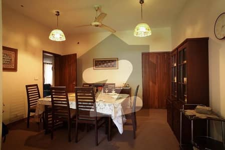G10/4 House For Sale Size 14 Marla 5bedroom Attached Bath Drawing Dinge Tv Lounge Kitchen