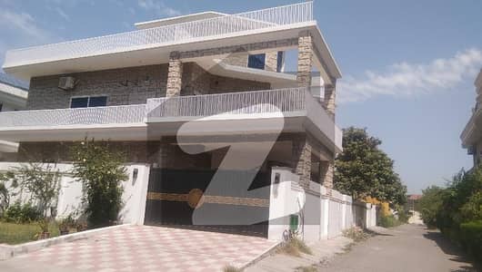 1 Kanal Corner House Available For Rent In I-8 Islamabad