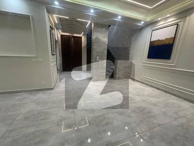 ایڈن ویلی فیصل آباد میں 3 کمروں کا 5 مرلہ مکان 2.7 کروڑ میں برائے فروخت۔