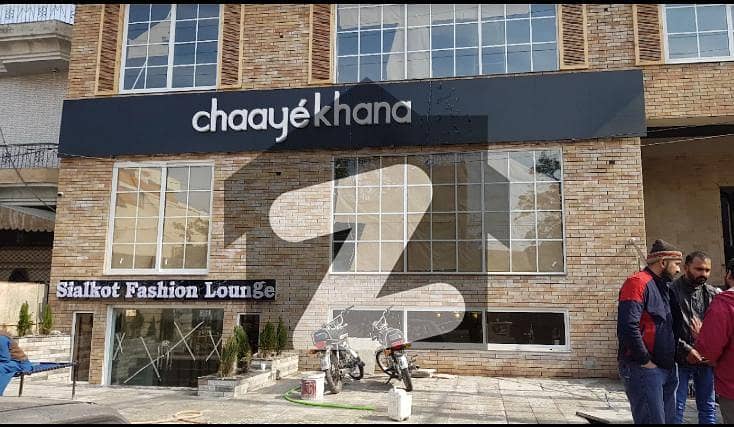COMMERCIAL SPACE AVAILABLE FOR CLINIC | BEAUTY SALON | OFFICE | STUDIO COMMERCIAL SPACE AVAILABLE FOR CLINIC | BEAUTY SALON | OFFICE | STUDIO