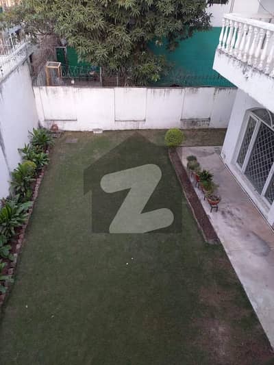 Prime Location 5 Bedroom Liveable House