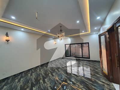 LOW PRICE 5 MARLA HOUSE FOR SALE/ IDEAL LOCATION BANGLA FOR SALE/LAHORE PROPERTY FOR SALE