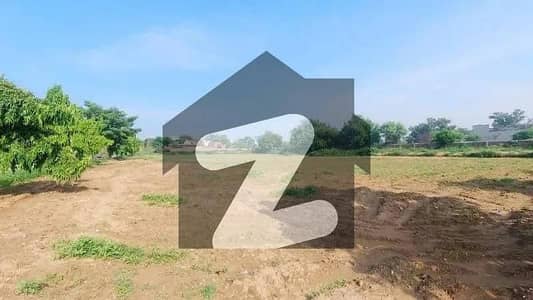 E BLOCK 1 KANAL 100 FT ROAD HOT LOCATION PLOT FOR SE