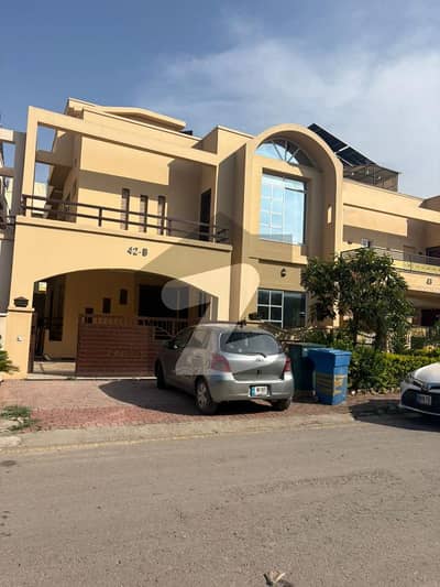 10 Marla house with basement for sale in bahria enclave Islamabad