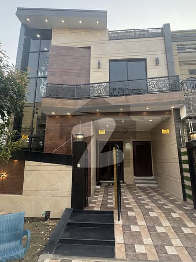 Beautiful House For Sale In Central Park Housing Society Lahore