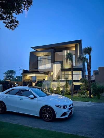 10 MARLA BRAND NEW MODERN DESIGN & SUPER HOT LOCATED BUNGALOW IS AVAILABLE FOR SALE DHA PHASE 4