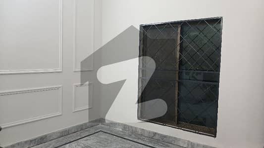 غالب سٹی فیصل آباد میں 1 کمرے کا 2 مرلہ مکان 75.0 لاکھ میں برائے فروخت۔