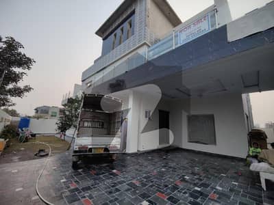 Upper Portion For Rent at Hot Location Upper Portion For Rent at Hot Location