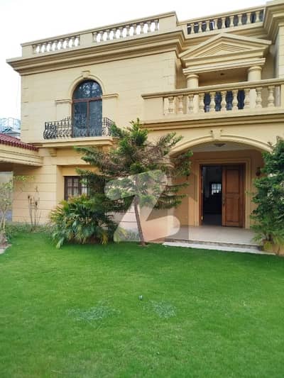 ایف ۔ 7 اسلام آباد میں 4 کمروں کا 1 کنال مکان 10.0 لاکھ میں کرایہ پر دستیاب ہے۔