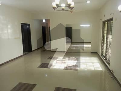 12 MARLA 4 BEDROOMS APARTMENT AVAILABLE FOR RENT