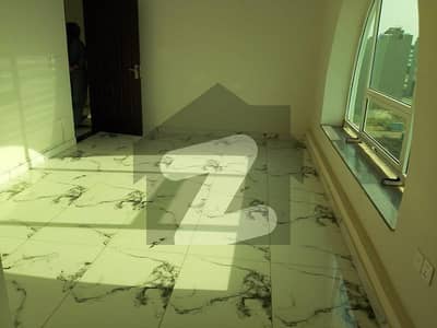 DHA Phase 8 Main Broadway 5 Marla 4th Floor Commercial Space for Rent Modern commercial space with excellent accessibility and professional environment. Located on Main Broadway surrounded by active businesses and premium commercial activity.