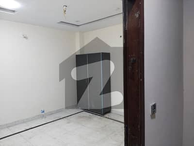State Of The Art 1 Bed Flat For Rent | Ideal For Bachelors, Doctors & Families | Secure Area