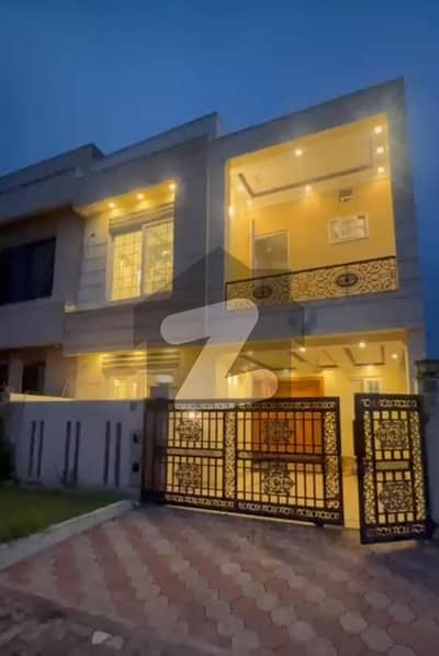 Sector M 5 Marla House Available For Rent