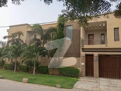 Massive Living Space Alert! 500 Yds Luxury Bungalow on Prime Khayaban-e-Bukhari Most Reasonable Demand!