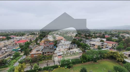 10 Marla Plot Available With Ideal Location Near Mosque,Park & Market
