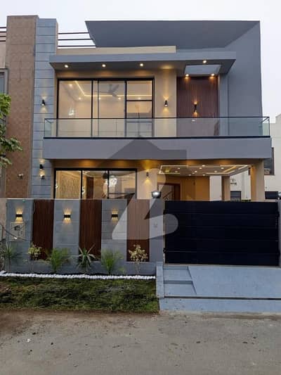 5 MARLA BRAND NEW MODREN DESIGN HOUSE FOR SALE IN DHA 9 TOWN LAHORE