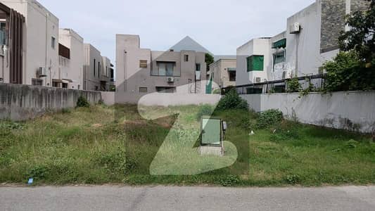 Hot Location 1 kanal plot near central square for sale Block N DHA Multan
