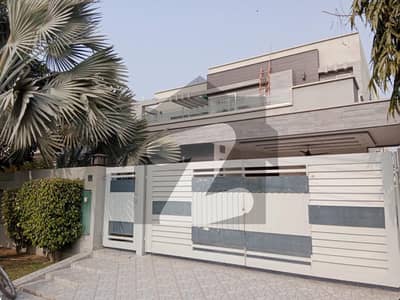 ANW REAL ESTATE PROUDLY OFFERS: 10 MARLA ELEGANT AND FULLY MAINTAINED SUPER HOT LOCATED BUNGALOW IS AVAILABLE IN THE BEST BLOCK OF DHA PHASE 1 LAHORE.