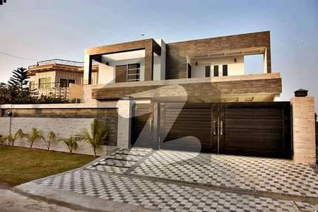 ANW REAL ESTATE PROUDLY OFFERS: 10 MARLA ELEGANT AND FULLY MAINTAINED SUPER HOT LOCATED BUNGALOW IS AVAILABLE IN THE BEST BLOCK OF DHA PHASE 1 LAHORE.