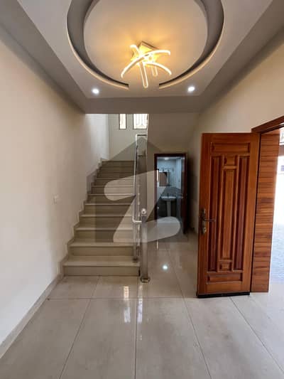 17 MARLA 5 BEDROOM HOUSE AVAILABLE FOR RENT 15KVA SOLAR INSTALLED