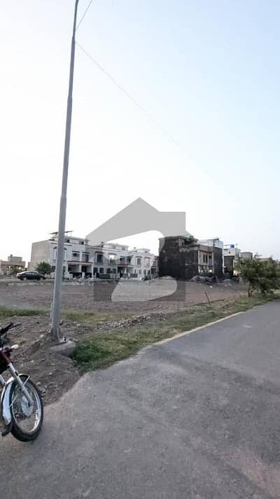 6.5 Marla Corner Plot Available for Sale in Overseas Block
