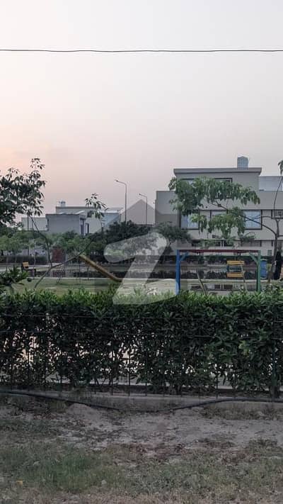 12 Marla Corner Plot Facing Park Available for Sale in Park View City Lahore 12 Marla Corner Plot Facing Park Available for Sale in Park View City Lahore