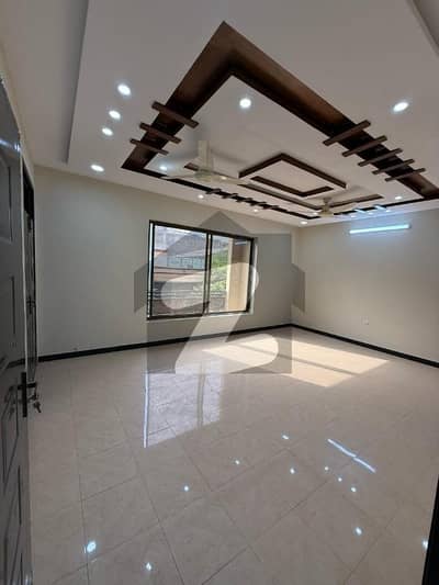 Beautiful Full House for Rent Main Boulevard, Chaklala Scheme 3