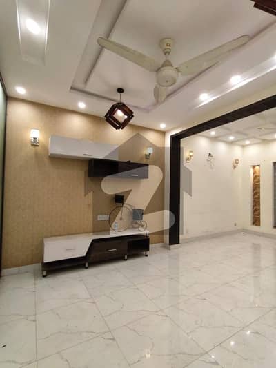 REAL ADD GREEN METRE INSTALLED 5 MARLA BEAUTIFUL FULL HOUSE FOR RENT IN BAHRIA TOWN LAHORE