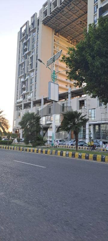 Desirable Commercial 4 Kanal Commercial Plot at Main Express Highway Gulberg Green Available For Sale