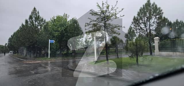 10 Kanal Facing | Luxury Corner 3000 SQYD Plot Expressway Facing 10 Kanal Facing | Luxury Corner 3000 SQYD Plot Expressway Facing