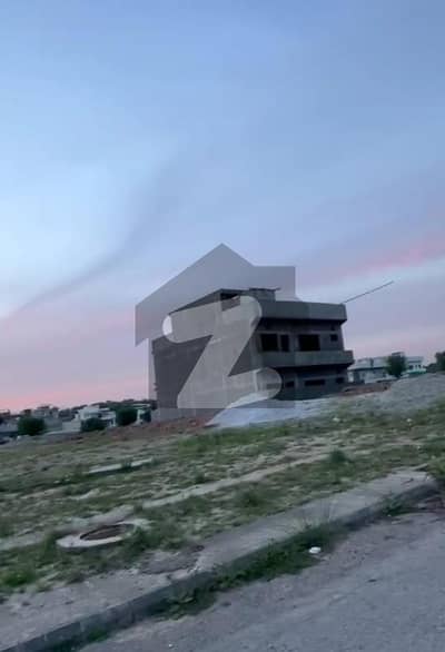 10 MARLA DEVELOP POSSESSION PLOT FOR SALE ON REASONABLE PRICE IN GULBERG GREEN ISLAMABAD
