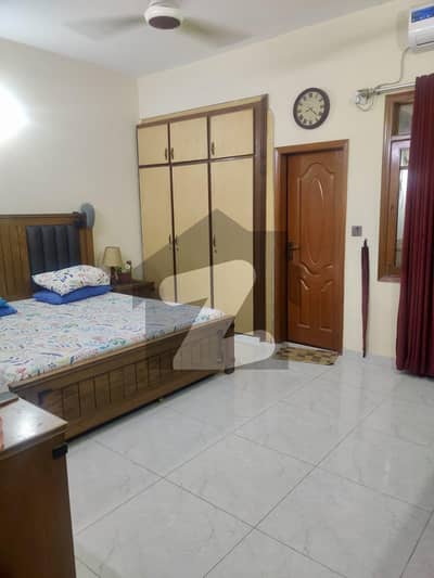 Ground floor for rent owner don't want a businessman, want someone who does job.
