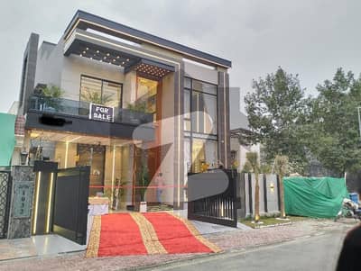 10 marla brand new house for sale in bahria town Lahore
