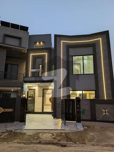 7.25 marla brand new house facing park for sale in bahria town Lahore