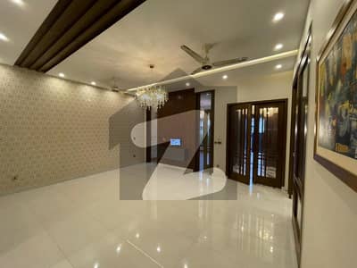 10 MARLA NON FURNISHED BRAND NEW LOWER PORTION FOR RENT IN BAHRIA TOWN LAHORE
