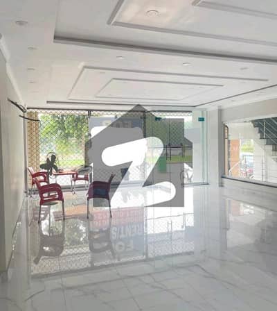 BRAND NEW 5 MARLA COMERCIAL GROUND FLOOR AVAILABLE FOR RENT IN BAHRIA TOWN LAHORE