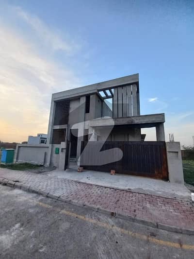 بحریہ ٹاؤن سیکٹر سی بحریہ ٹاؤن,لاہور میں 5 کمروں کا 12 مرلہ مکان 2.25 کروڑ میں برائے فروخت۔