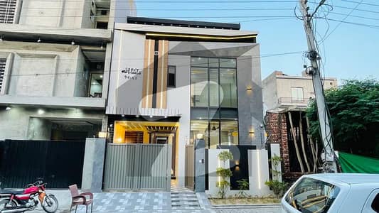 5 Marla Beautiful House For Sale In Central Park