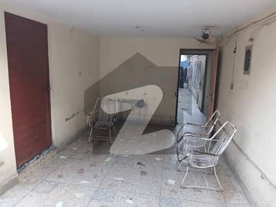 9 MARLA OLD HOUSE FOR SALE