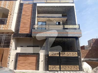 اوسس آرچرڈ سمندری روڈ,فیصل آباد میں 3 کمروں کا 4 مرلہ مکان 1.9 کروڑ میں برائے فروخت۔