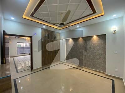 A BEAUTIFUL HOUSE DEPEND ON 5 MARLA DOUBLE STOREY IN BISMILLAH HOUSING SOCIETY