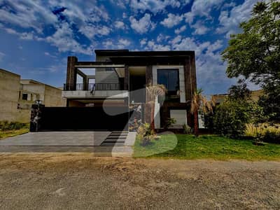 1 KANAL BRAND NEW MODERN HOUSE WUTH DESIRABLE PRICE RANGE AVAILABLE FOR SALE IN PRIME LOCATION OF IEP ENGINEERING TOWN