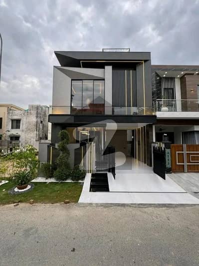 5 Marla Luxury House Is Available For Sale In Bahria Town Lahore