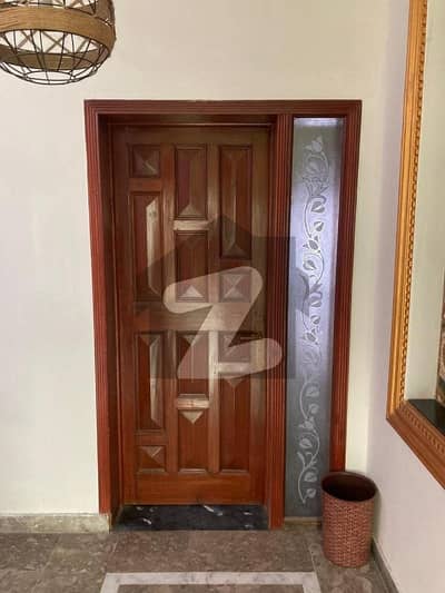3bed Rooms With Attached Bath Not Gass