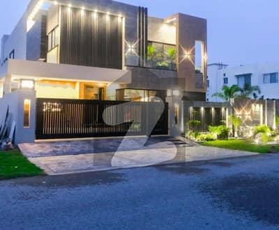 Centrally Located Prime Location House In Formanites Housing Scheme - Block M Is Available For Sale Centrally Located Prime Location House In Formanites Housing Scheme - Block M Is Available For Sale