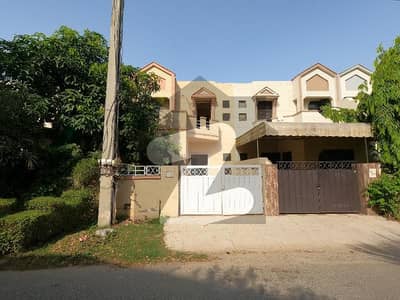 Prime Location Eden Lane Villas 2 House For sale Sized 4 Marla