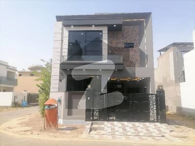 5 MARLA HOUSE - 4 BEDS - CORNER 5 MARLA HOUSE - 4 BEDS - CORNER