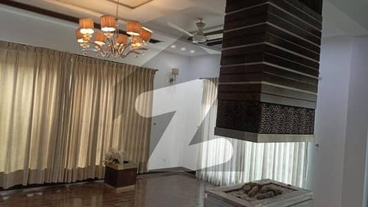 Signature Luxury Rental Home In DHA Phase 3 Lahore Stunning 1-Kanal House With 5 Spacious Bedrooms, Drawing Dining & Beautifully Designed Bathrooms