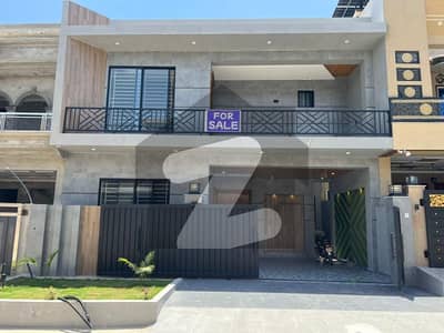 جناح گارڈنز فیز 1 جناح گارڈنز,ایف ای سی ایچ ایس,اسلام آباد میں 5 کمروں کا 8 مرلہ مکان 3.9 کروڑ میں برائے فروخت۔ جناح گارڈنز فیز 1 جناح گارڈنز,ایف ای سی ایچ ایس,اسلام آباد میں 5 کمروں کا 8 مرلہ مکان 3.9 کروڑ میں برائے فروخت۔